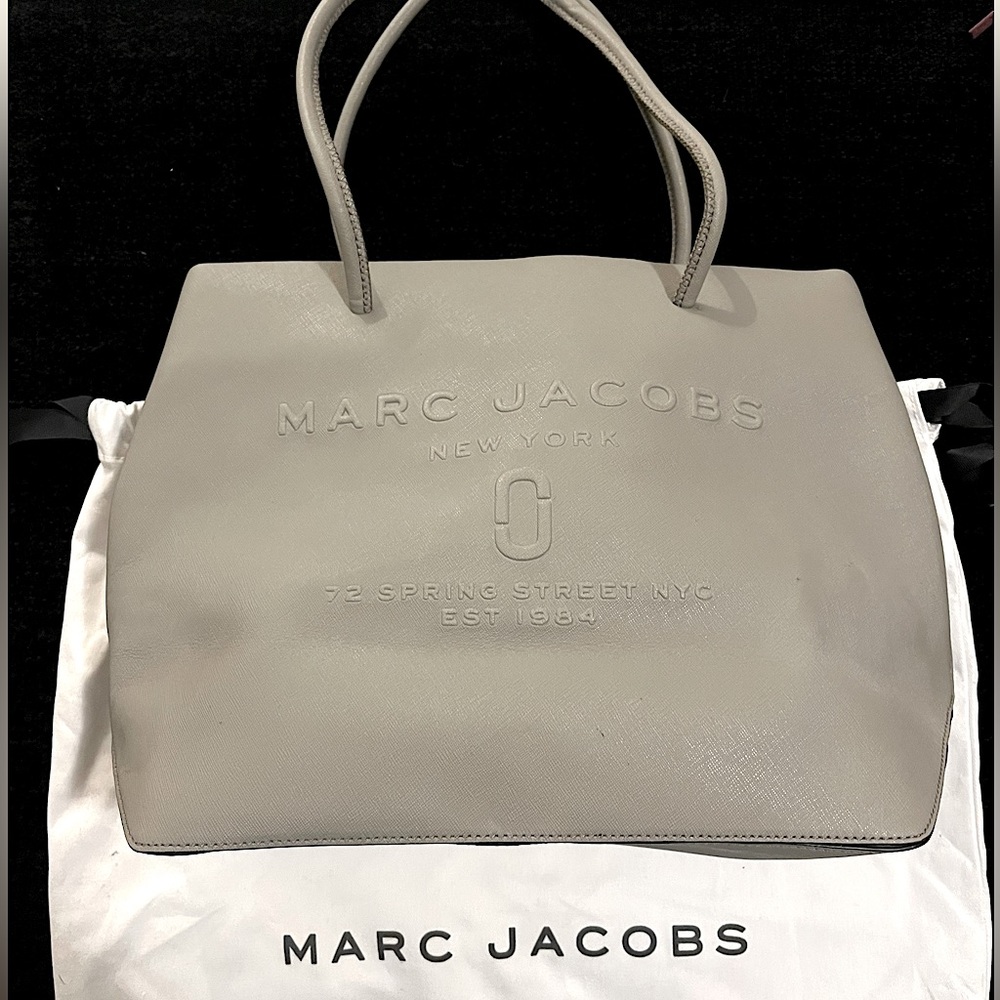 MARC JACOBS Saffiano Logo Embossed East West Tote Bag in Rare Grey